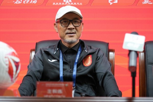 鼎金投资 换帅见效! 铜梁龙4轮3负果断换帅, 张外龙最后6轮4胜2平成功冲超